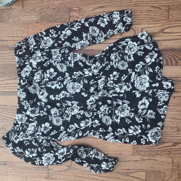 Floral Black and White Romper - Picture 2 of 2